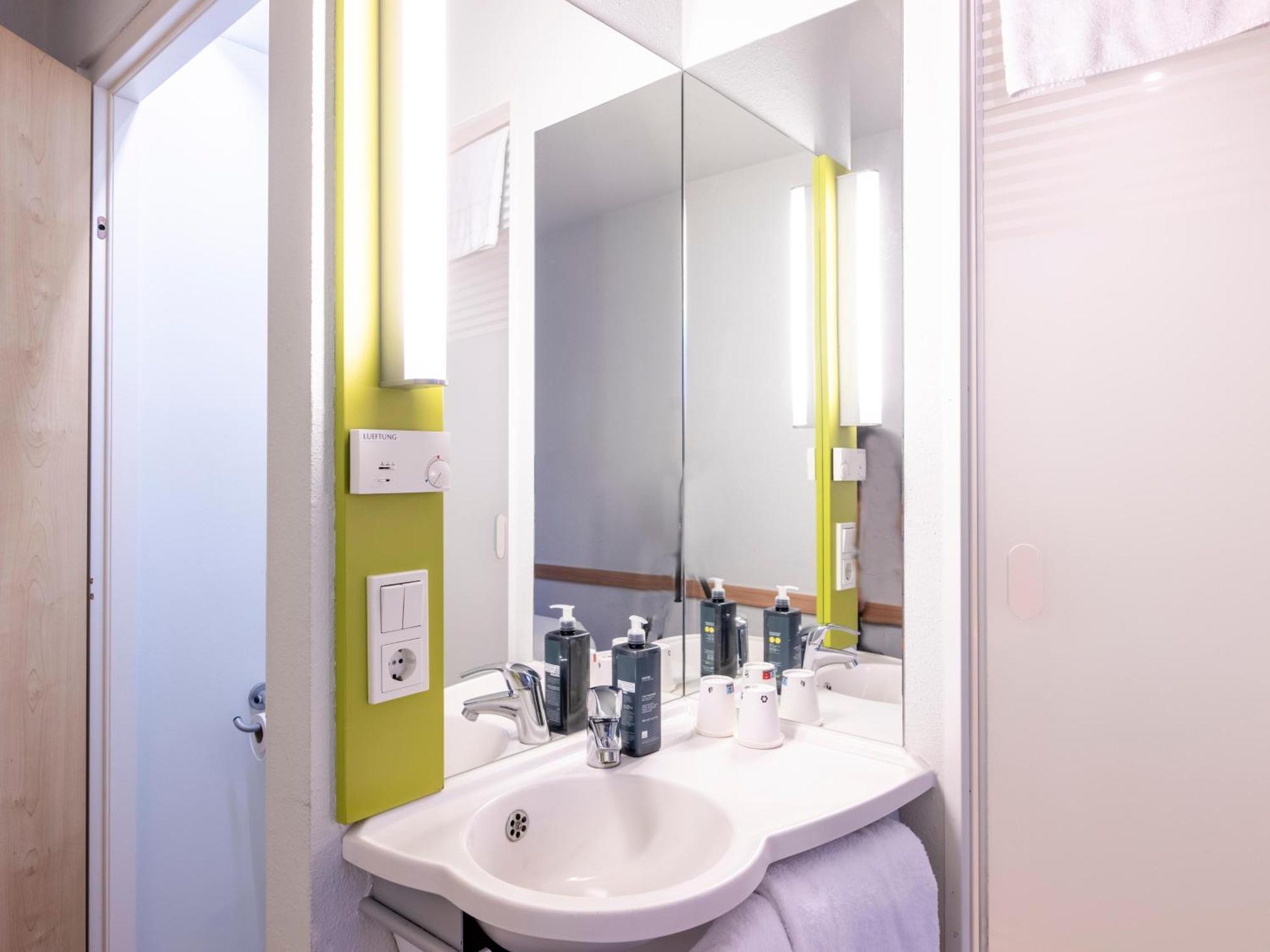 B&B Hotel Dortmund-West Luaran gambar